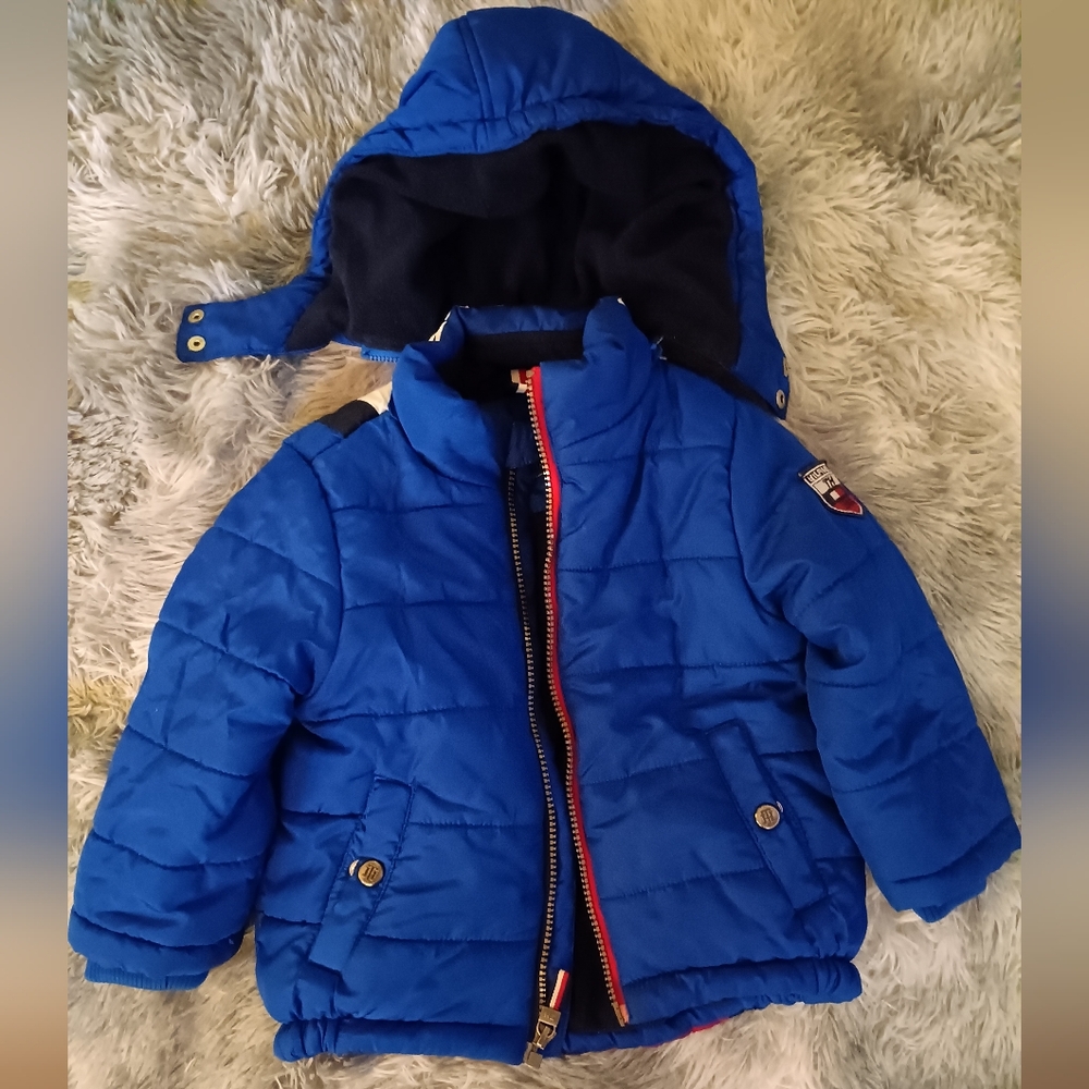 EUC. Toddler puffer jacket. Tommy Hilfiger, blue, red, and white. size 24-month.